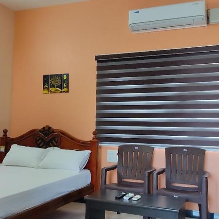 ホテル Jeeva Residency Thalaivasal エクステリア 写真