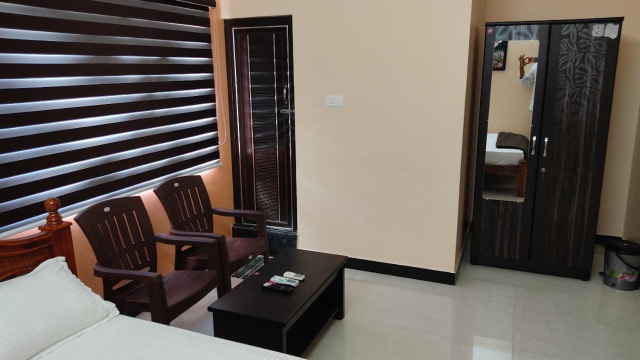 ホテル Jeeva Residency Thalaivasal エクステリア 写真