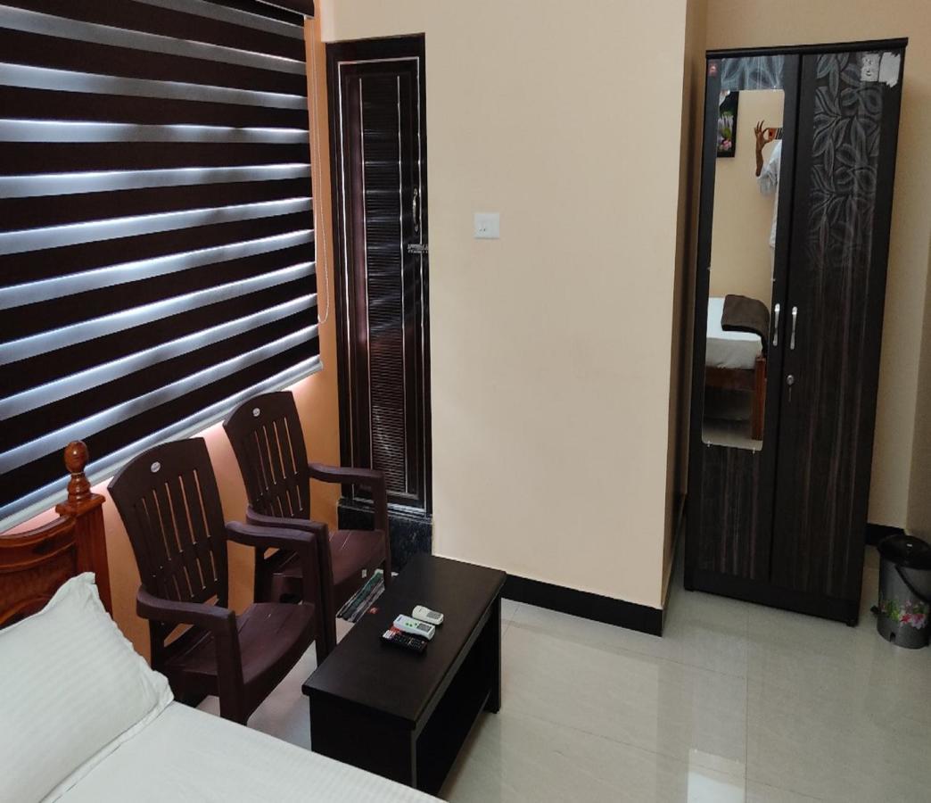 ホテル Jeeva Residency Thalaivasal エクステリア 写真