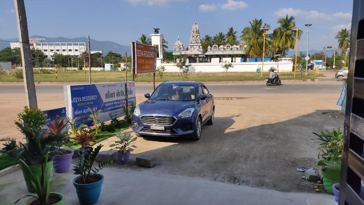 ホテル Jeeva Residency Thalaivasal エクステリア 写真