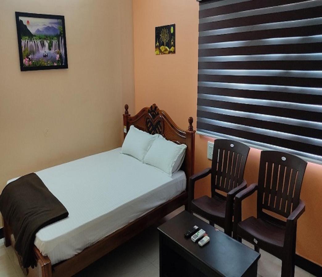 ホテル Jeeva Residency Thalaivasal エクステリア 写真