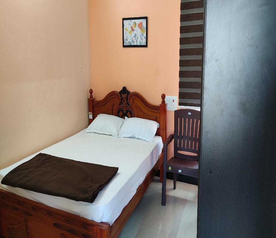 ホテル Jeeva Residency Thalaivasal エクステリア 写真